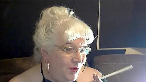 Sissy smoking 120s, luci may